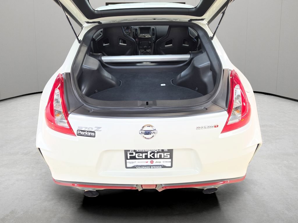 Used 2016 Nissan 370Z NISMO RWD image 10
