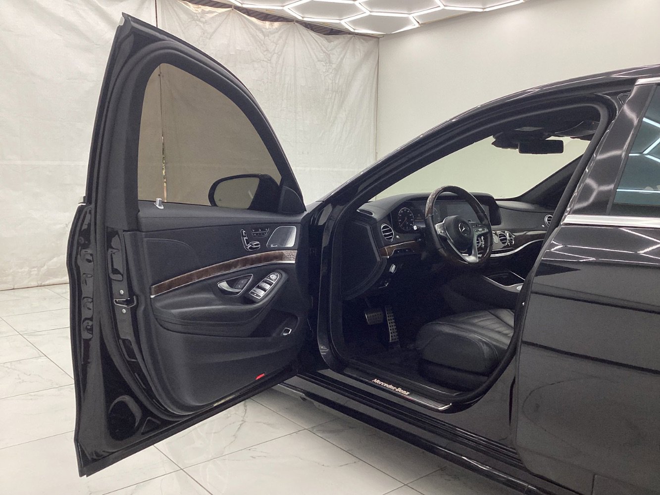 Used 2018 Mercedes-Benz S 560 4MATIC Sedan image 16