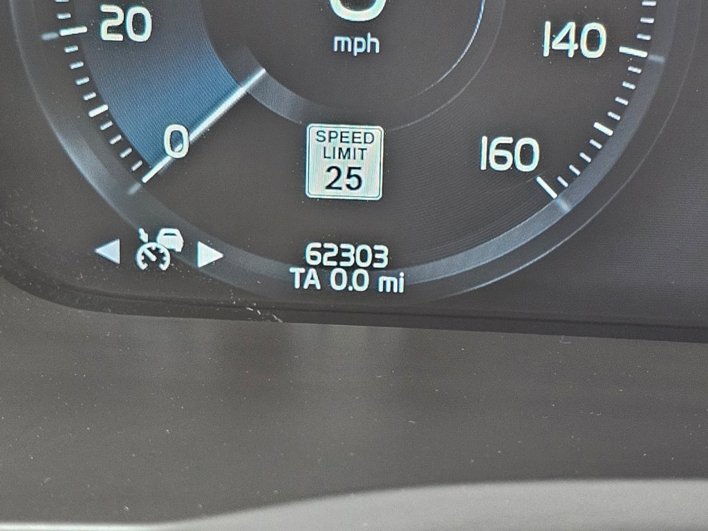 Used 2017 Volvo XC90 T6 Inscription w/ Vision Package image 5