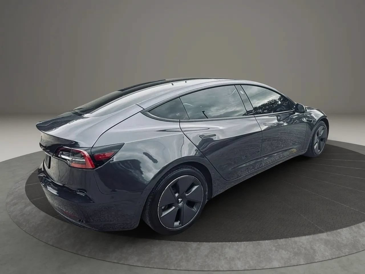 Used 2023 Tesla Model 3 Standard Range RWD image 5