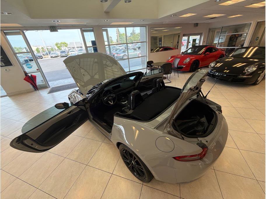 Used 2024 MAZDA MX-5 Miata Club RWD image 39