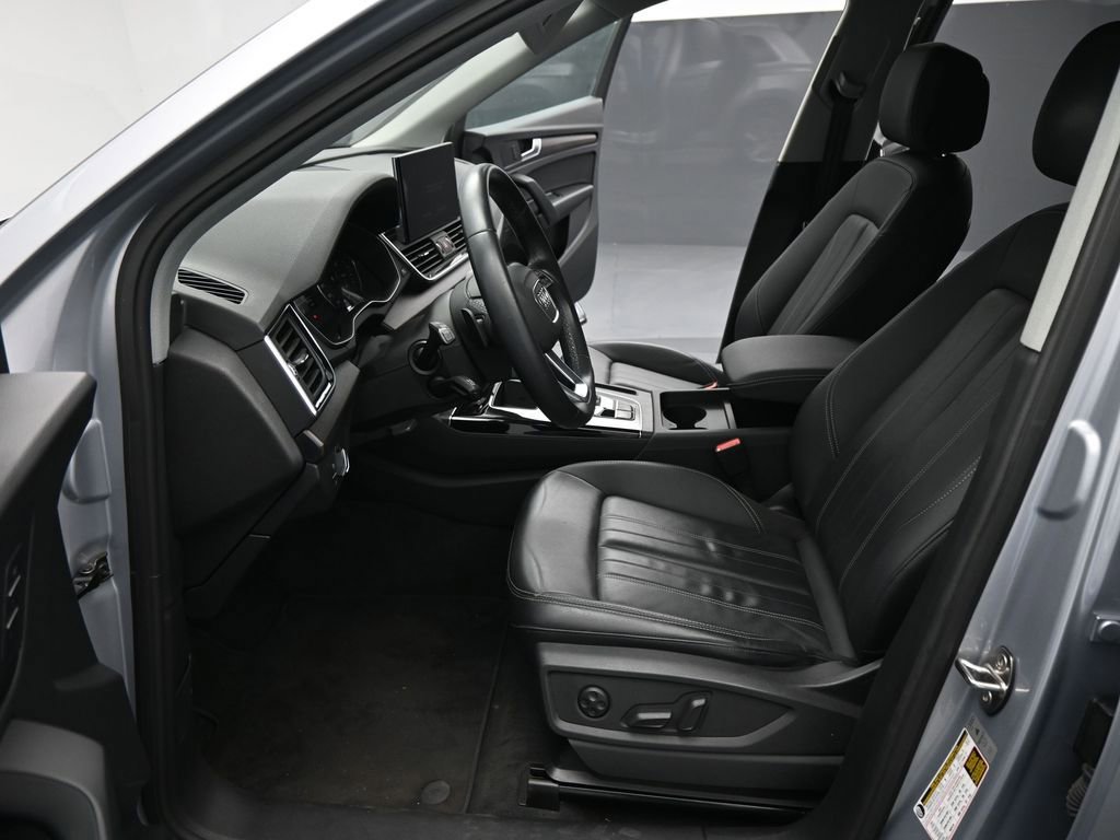 Used 2023 Audi Q5 2.0T Premium w/ Convenience Package image 10