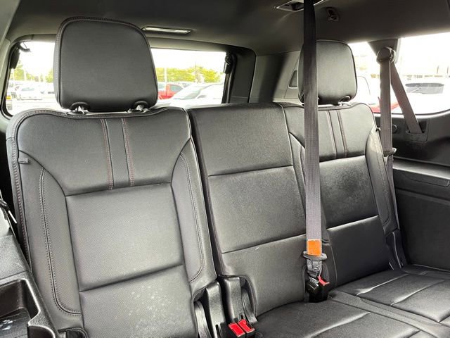 Used 2022 Chevrolet Suburban RST w/ Luxury Package image 28