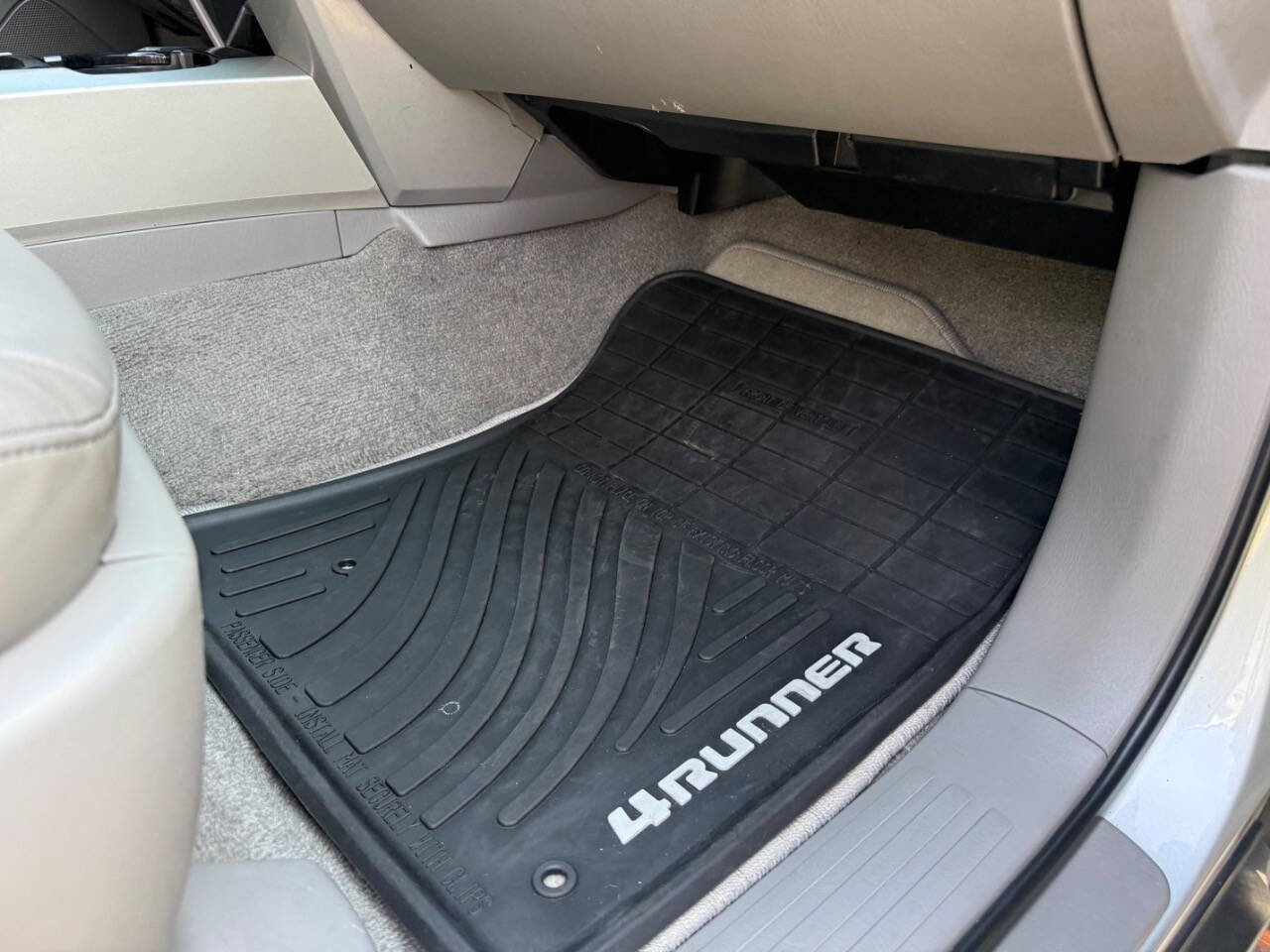 Used 2008 Toyota 4Runner Limited image 47