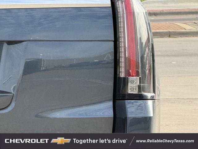 Used 2019 Cadillac Escalade Luxury RWD image 8