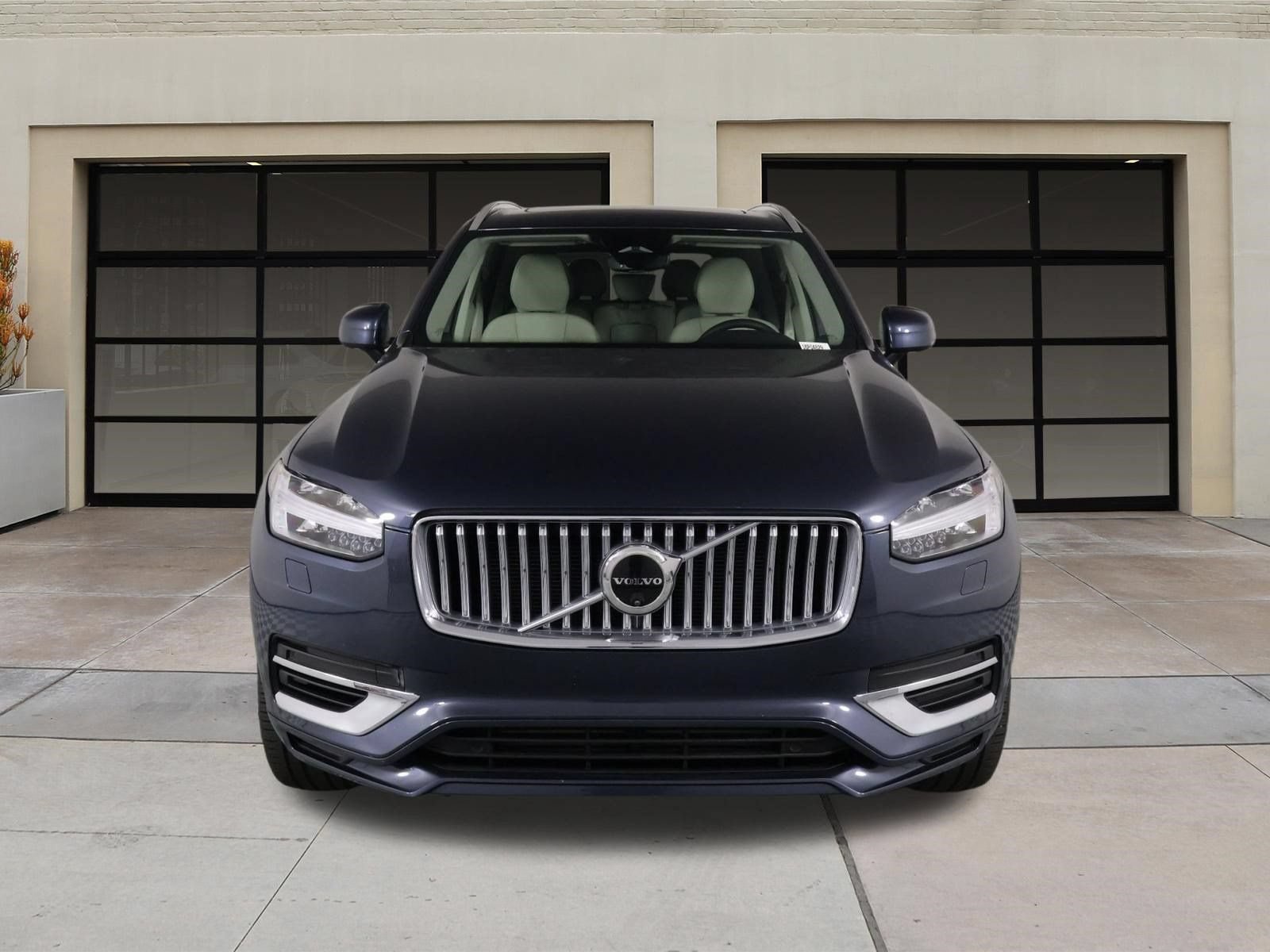 Certified 2025 Volvo XC90 T8 Plus w/ Protection Package Premier AWD/4WD image 6