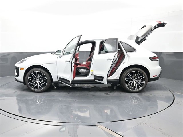 New 2026 Porsche Macan image 29