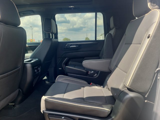Used 2025 Chevrolet Suburban Premier w/ Sun And Tow Package AWD/4WD image 22