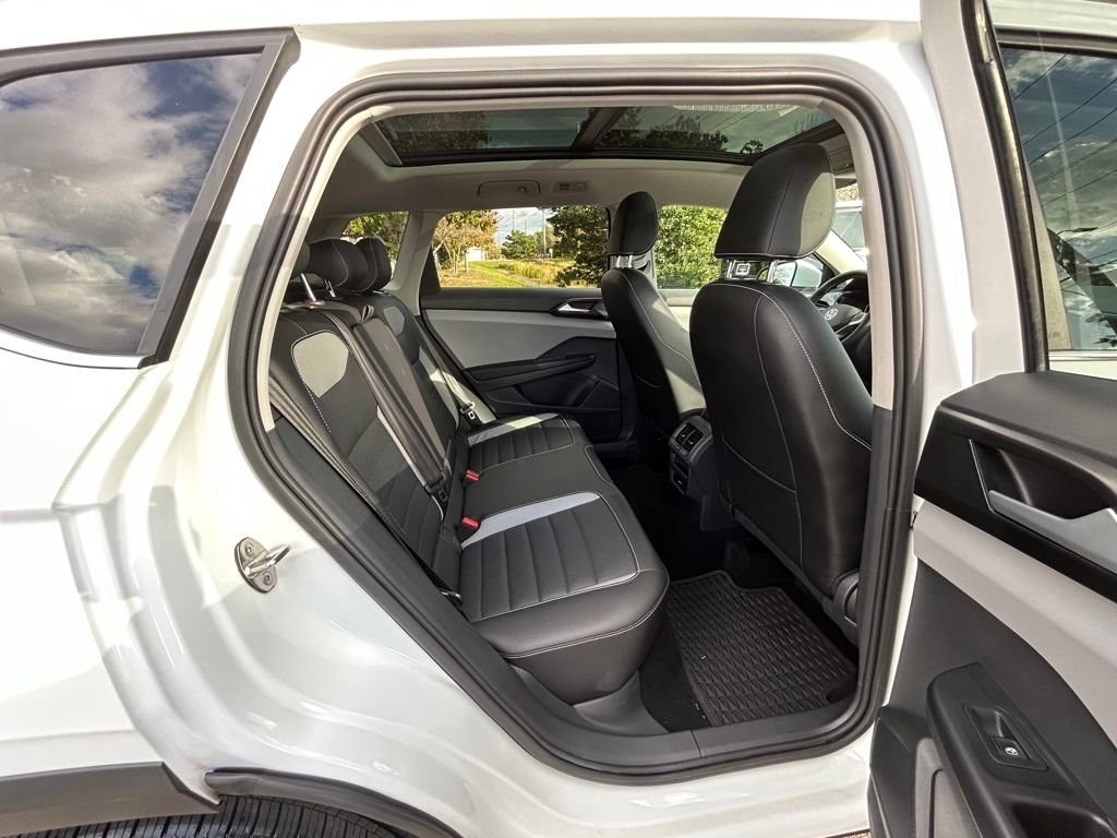 Used 2022 Volkswagen Taos SEL w/ Panoramic Sunroof Package image 41