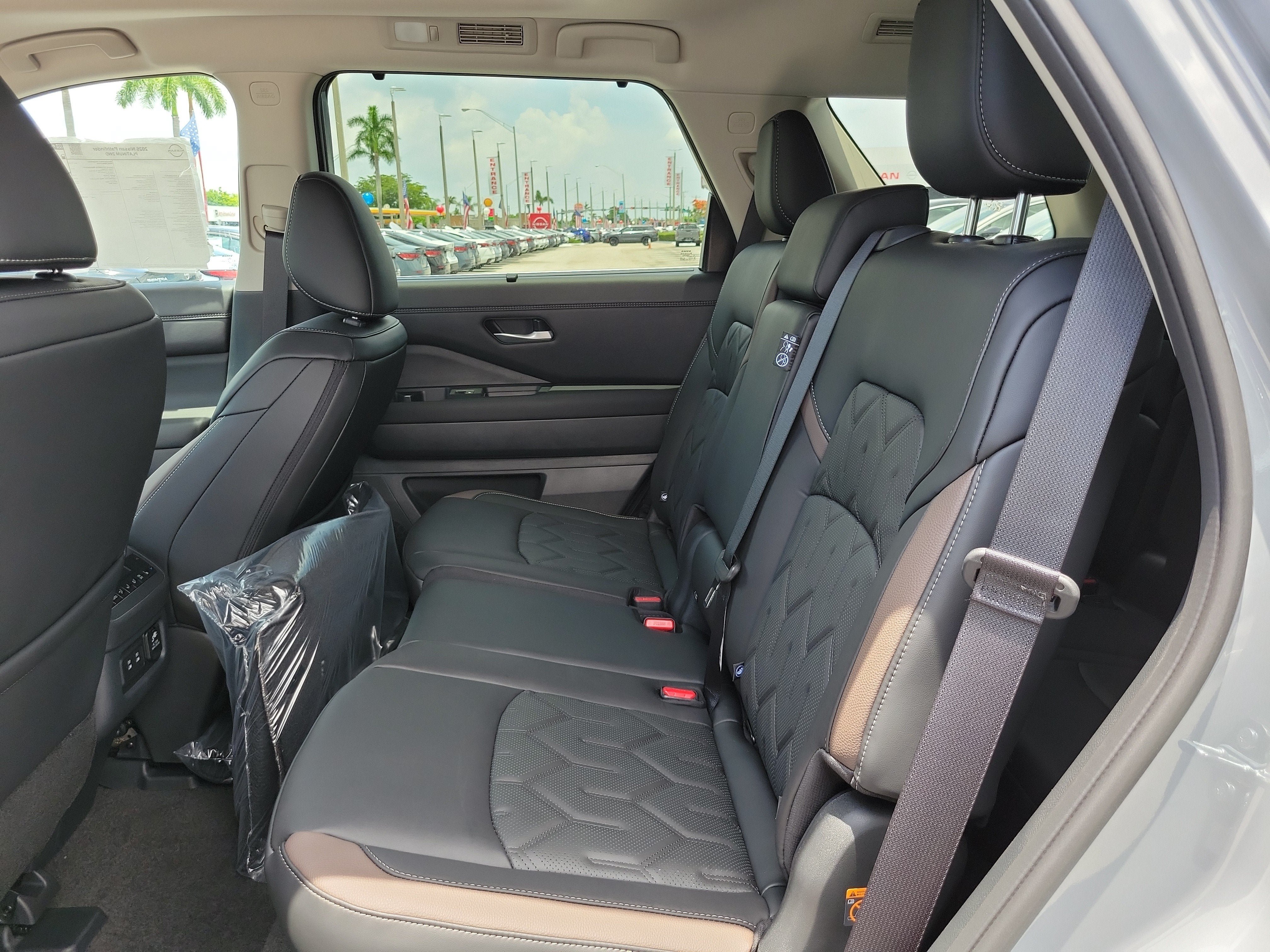 New 2026 Nissan Pathfinder Platinum w/ Cargo Package FWD image 11