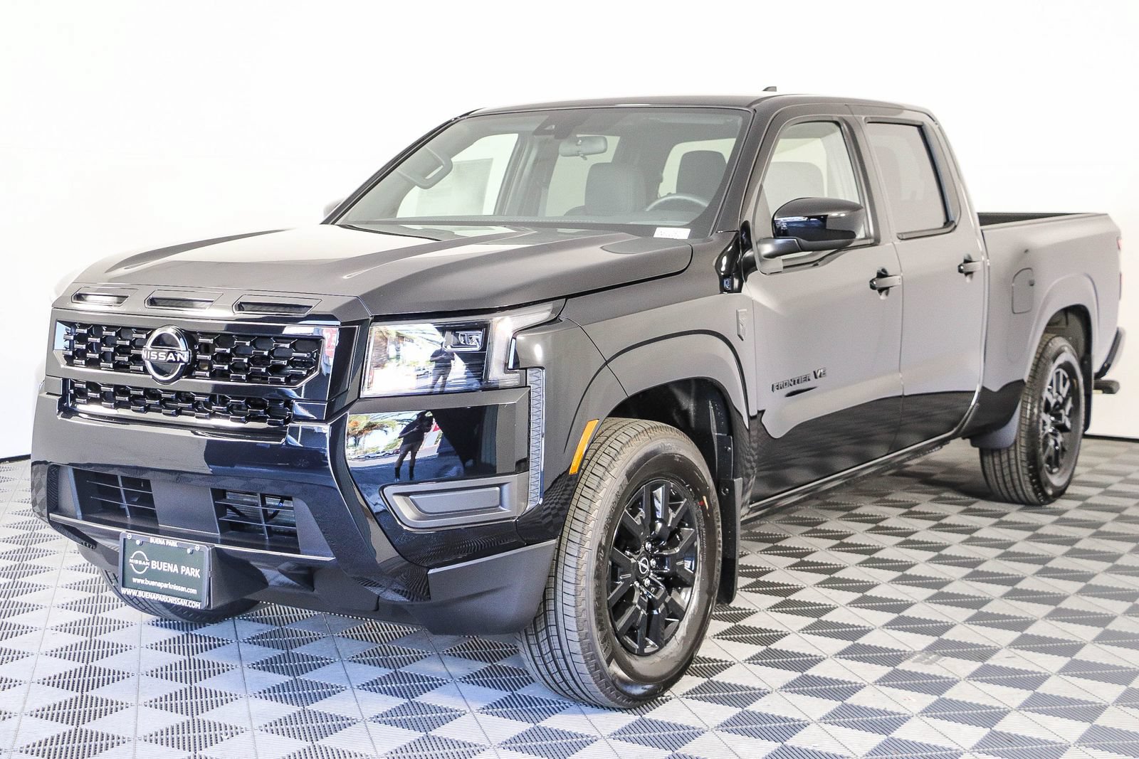 New 2027 Nissan Frontier SV w/ Tow Package RWD image 3