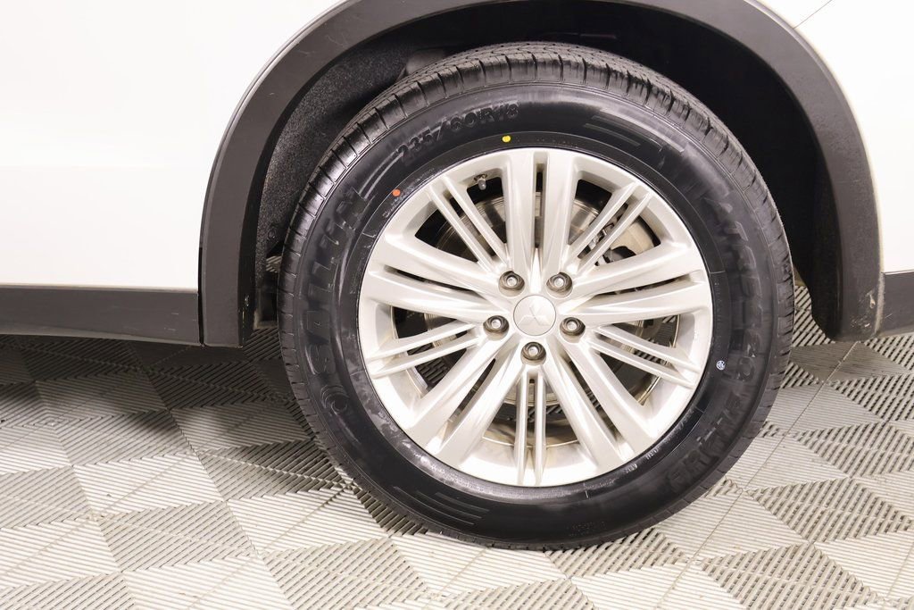 Used 2023 Mitsubishi Outlander ES image 18