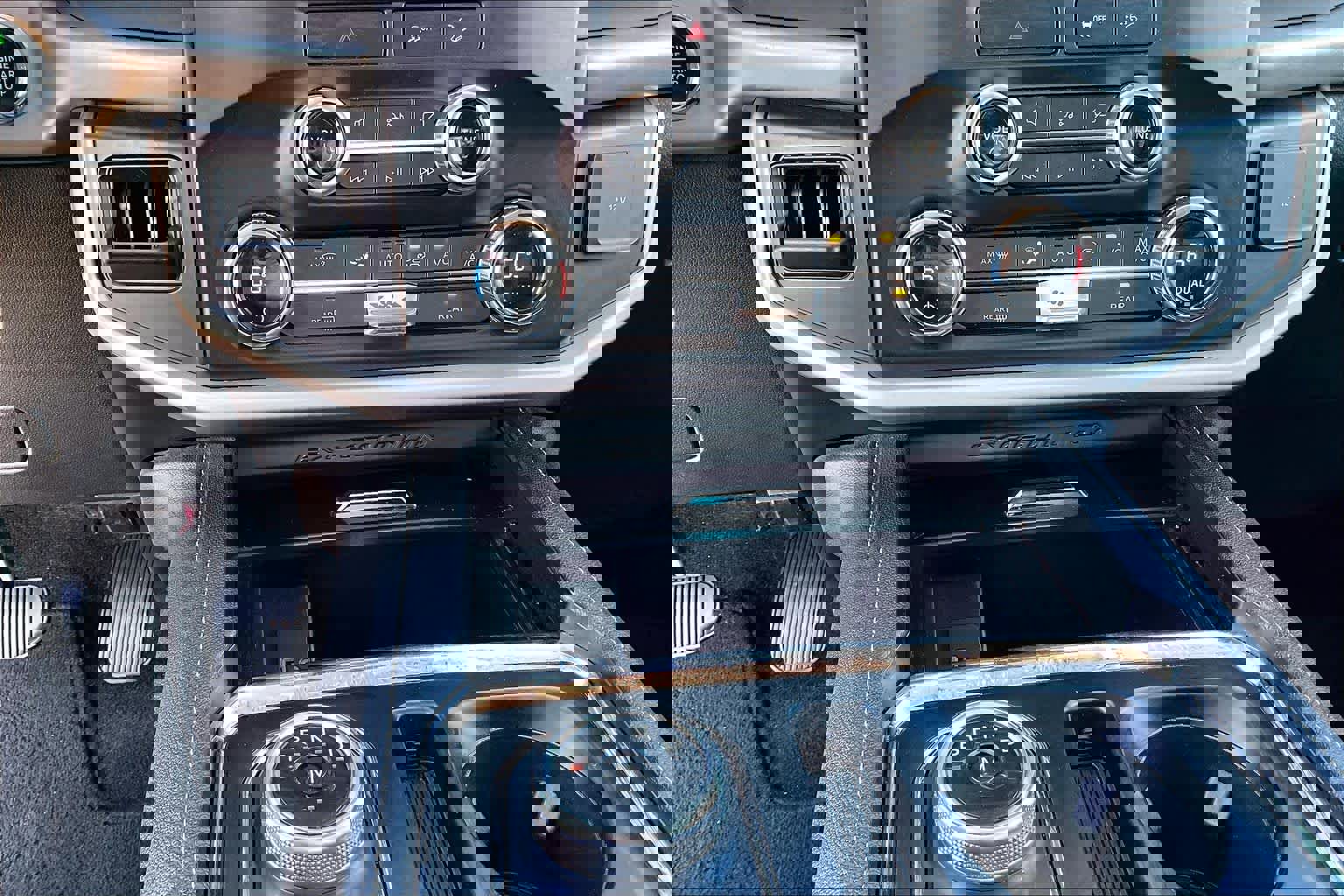 Used 2022 Ford Expedition XLT image 30