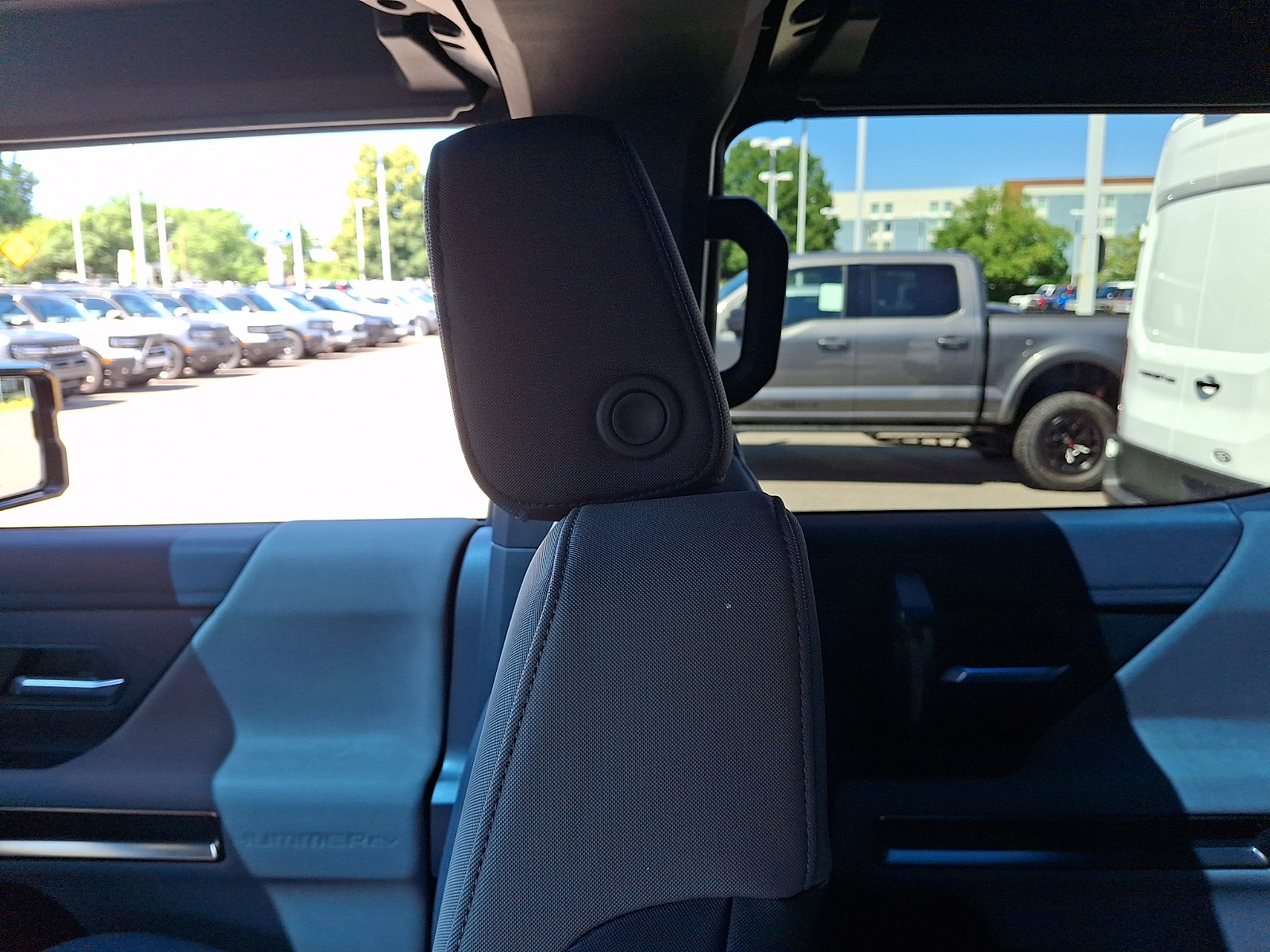 Used 2024 GMC Hummer EV 3X w/ Omega Edition AWD/4WD image 16