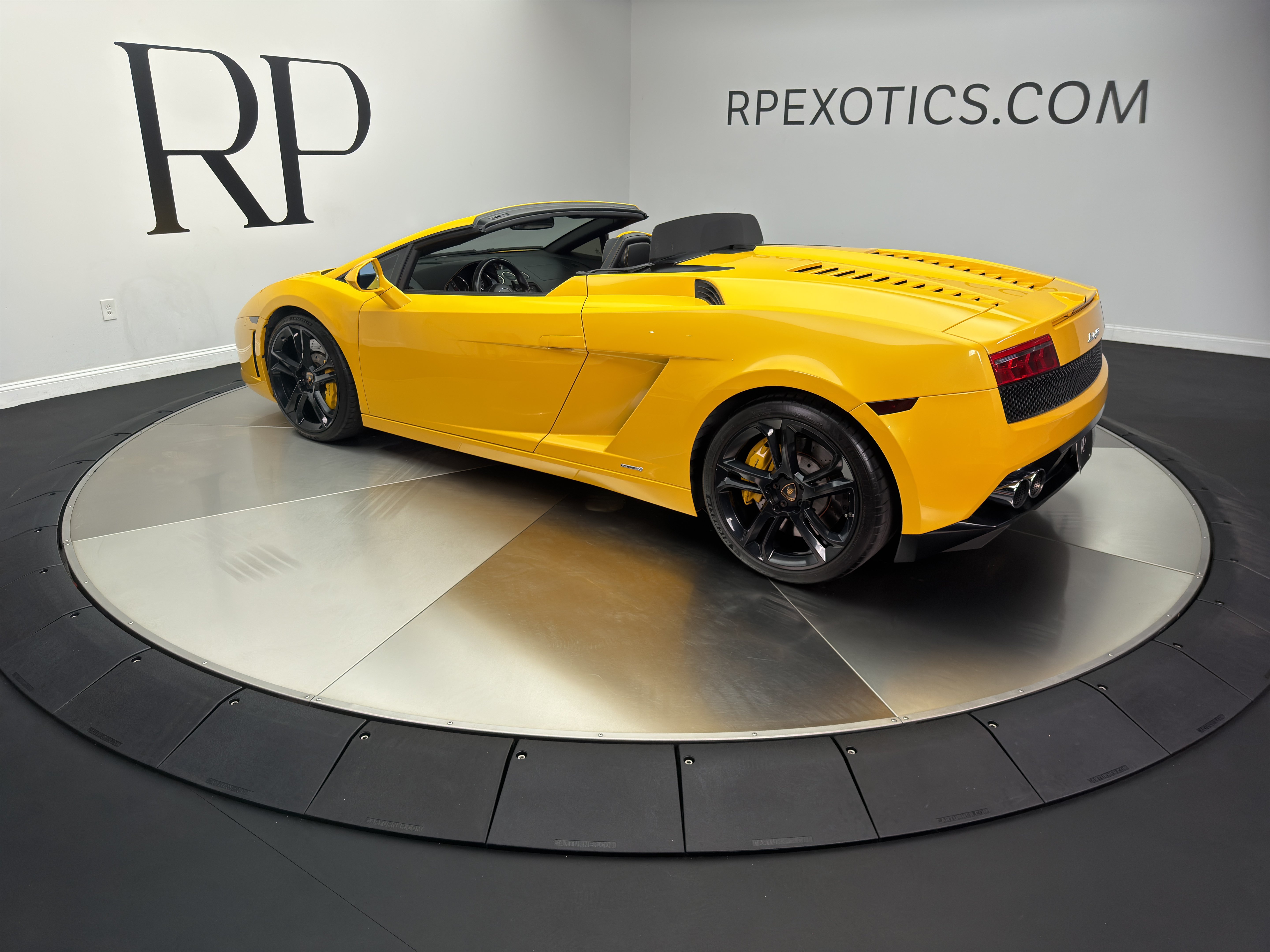 Used 2011 Lamborghini Gallardo LP 560-4 AWD/4WD image 4