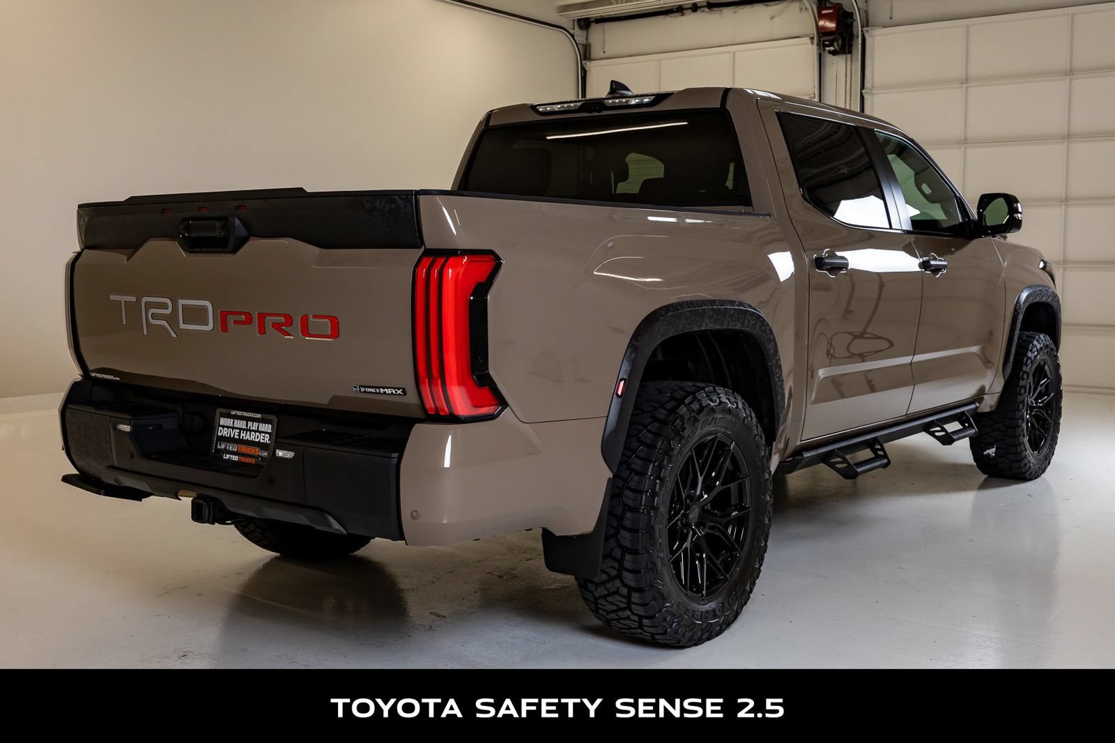 Used 2025 Toyota Tundra TRD Pro AWD/4WD image 10