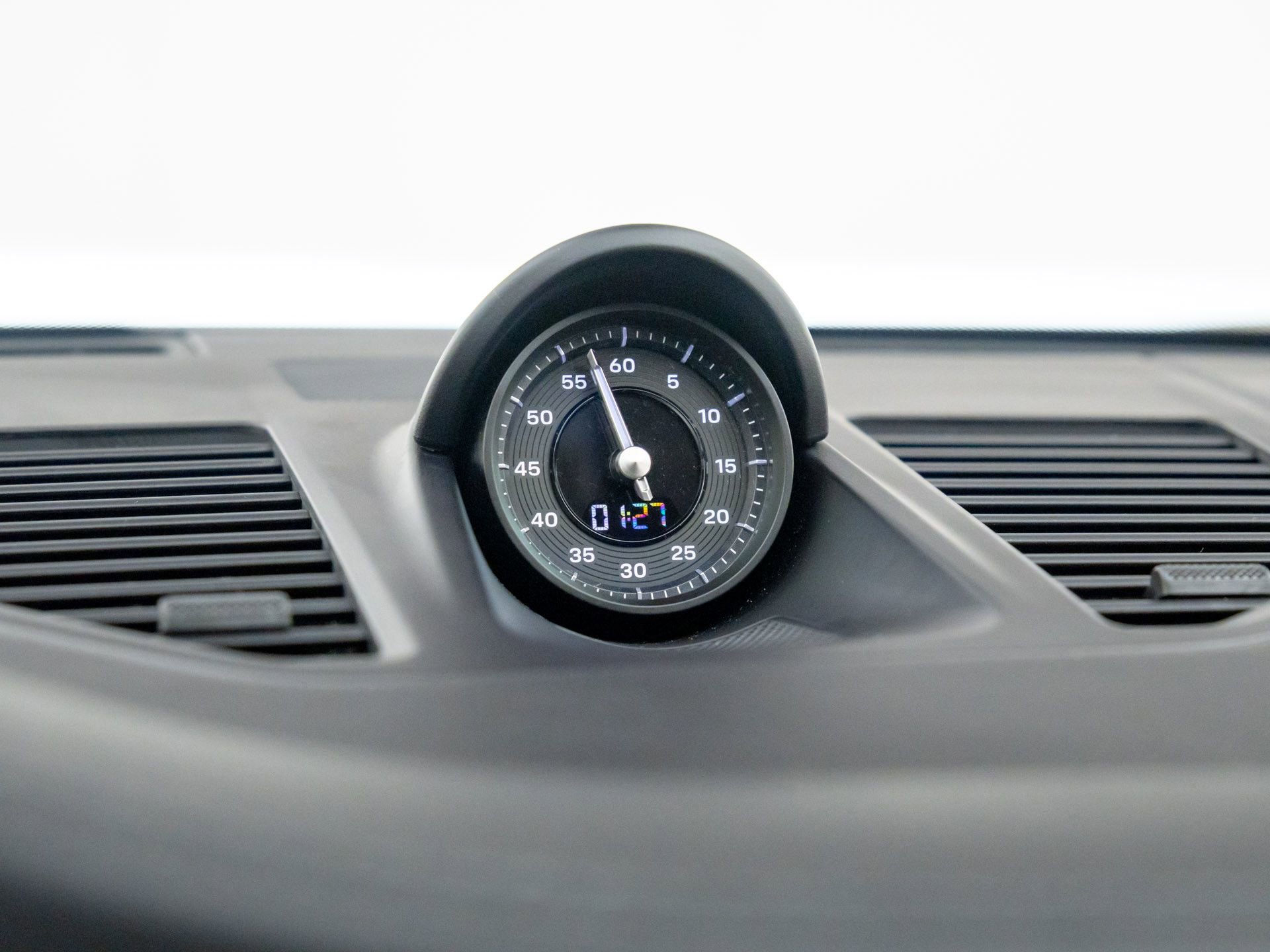 Certified 2024 Porsche 911 Carrera image 28