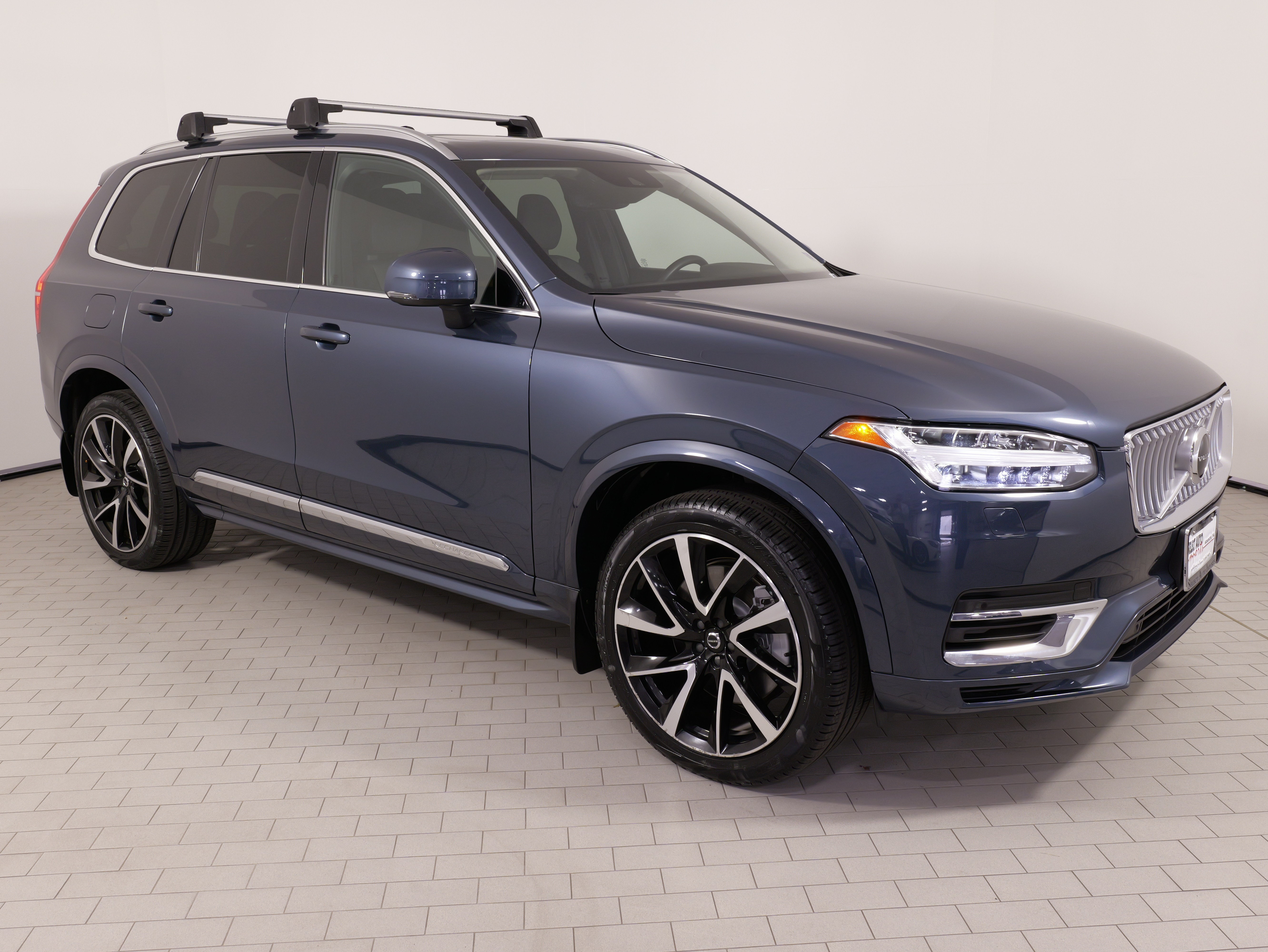 Used 2021 Volvo XC90 T8 Inscription Expression w/ Protection Package Premier AWD/4WD image 7