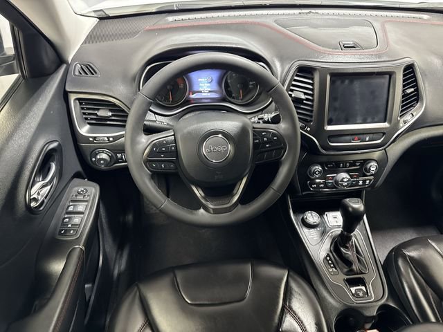 Used 2022 Jeep Cherokee Trailhawk w/ Comfort/Convenience Group AWD/4WD image 14