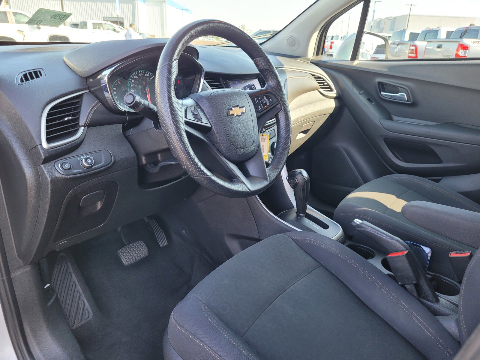 Used 2020 Chevrolet Trax LS w/ Tint and Cruise Package FWD image 9