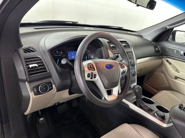 Used 2013 Ford Explorer Base image 13