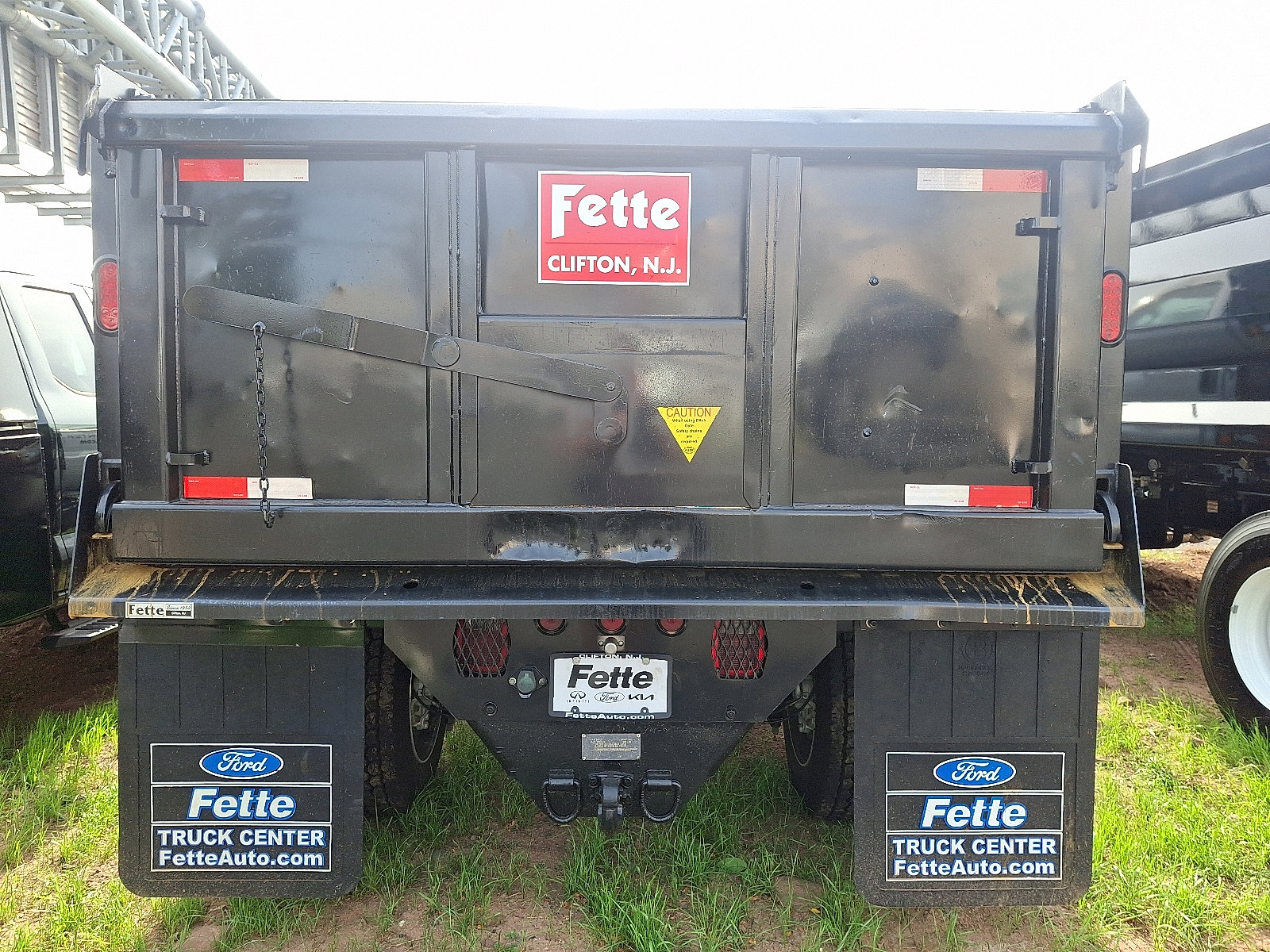 Used 2023 Ford F750 2WD Regular Cab Super Duty image 5