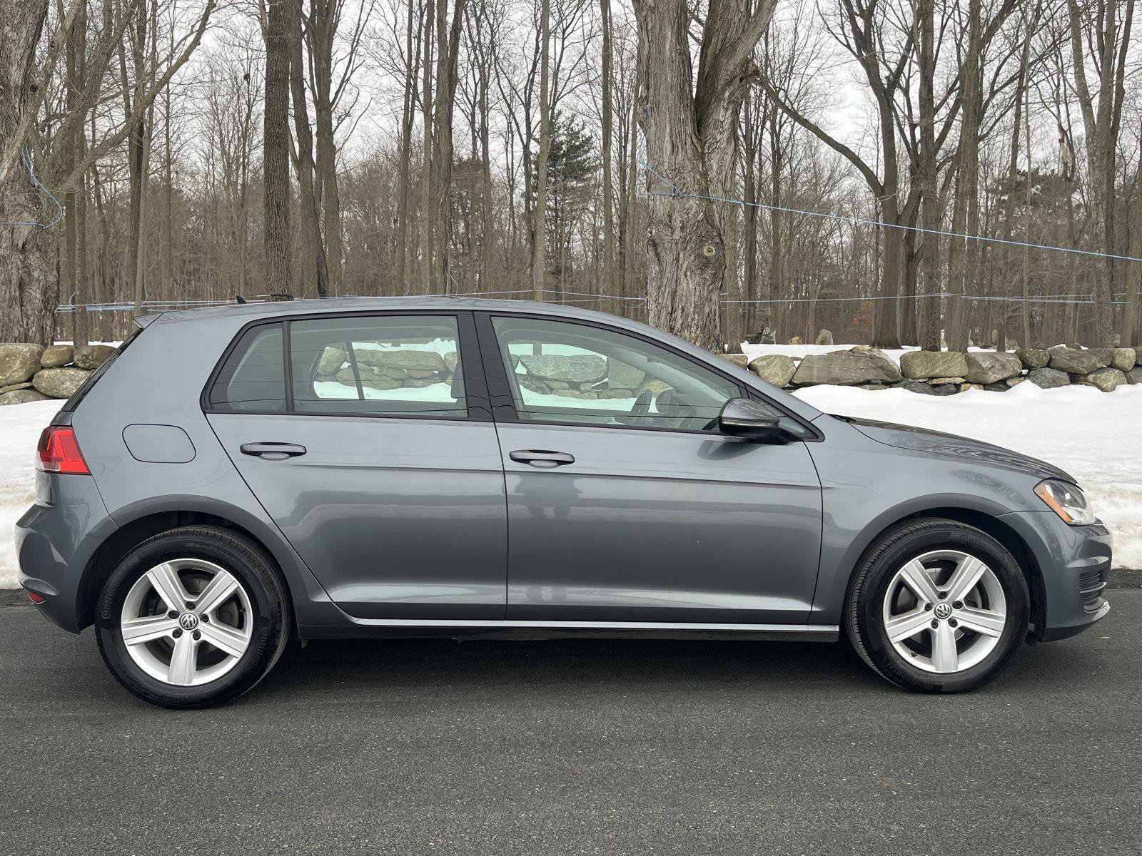 Used 2017 Volkswagen Golf Wolfsburg Edition image 2