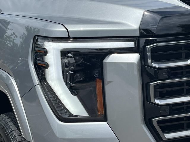 Used 2024 GMC Sierra 2500 AT4 w/ Technology Package AWD/4WD image 9