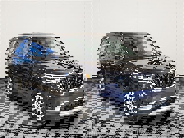 Used 2023 Kia Carnival LX