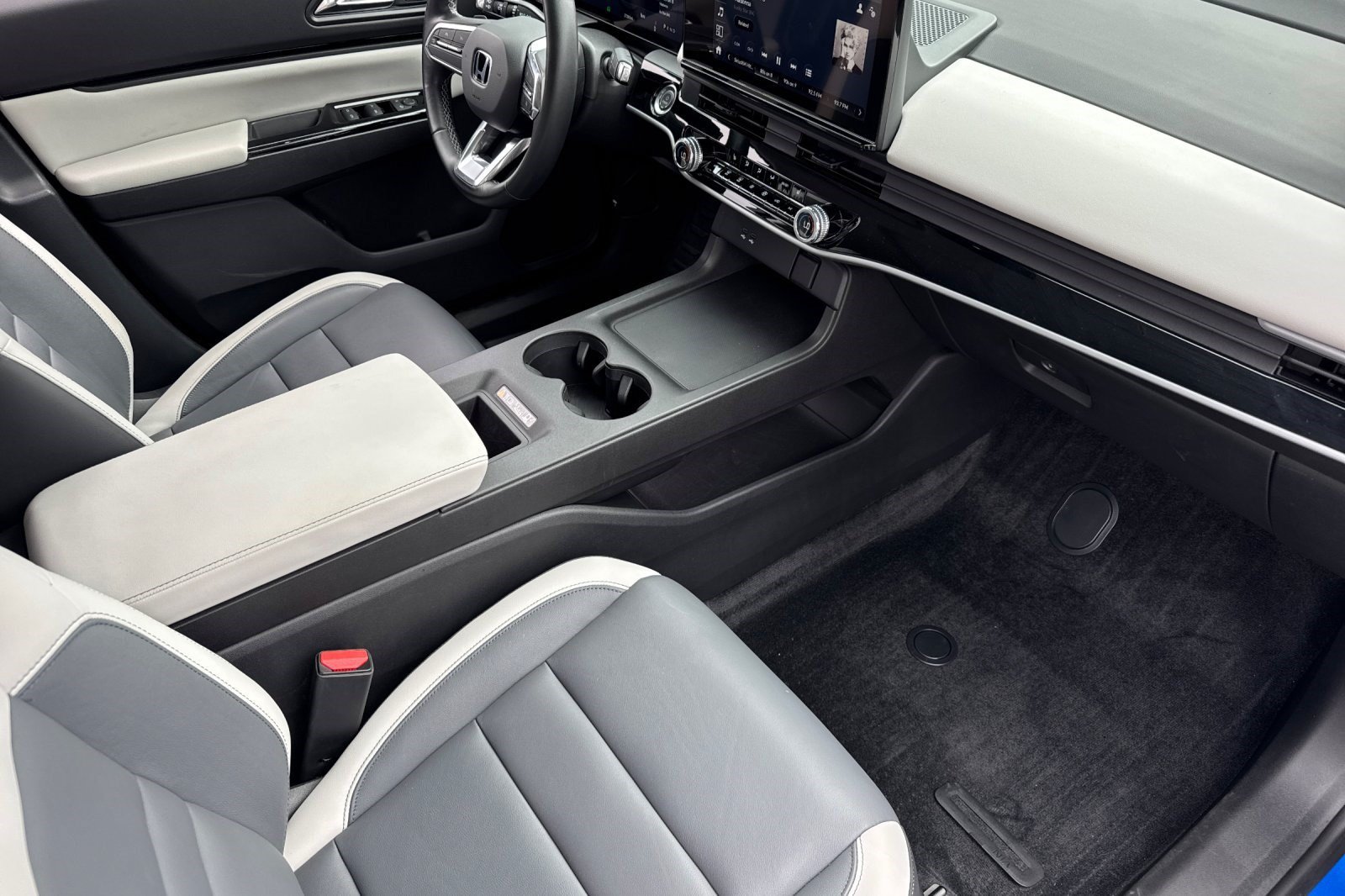 Certified 2024 Honda Prologue Touring image 36