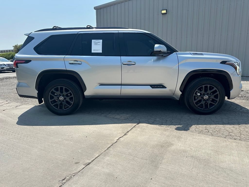 Used 2024 Toyota Sequoia Platinum AWD/4WD image 4