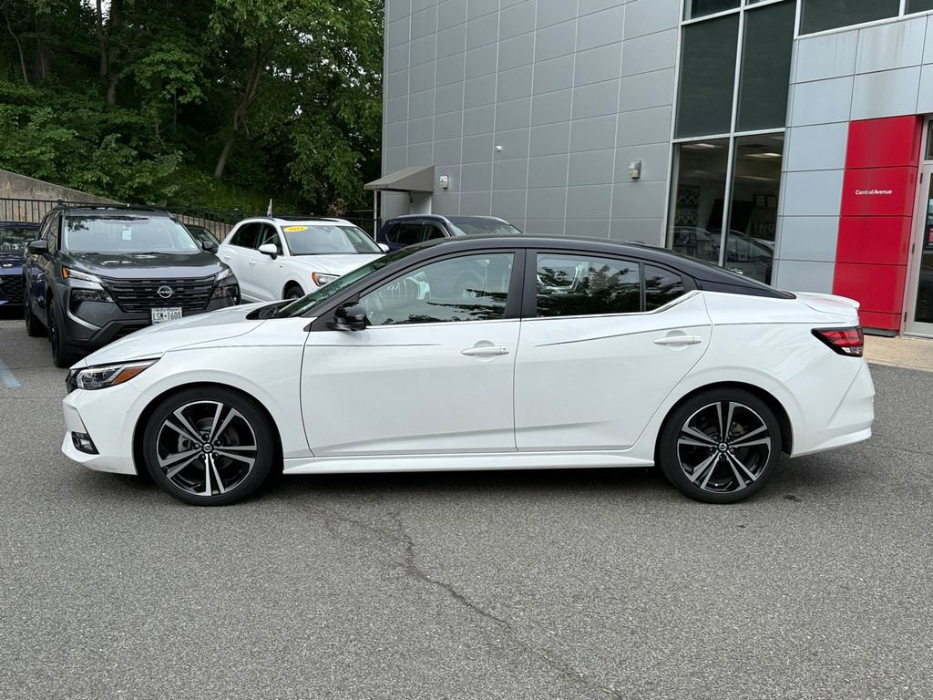Used 2023 Nissan Sentra SR w/ SR Premium Package FWD image 3