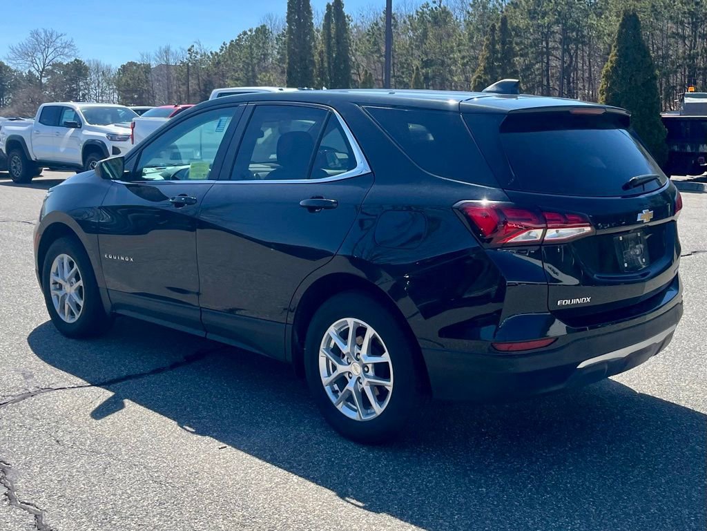 Used 2023 Chevrolet Equinox LT image 3