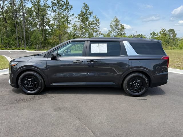 Used 2025 Kia Carnival FWD image 2