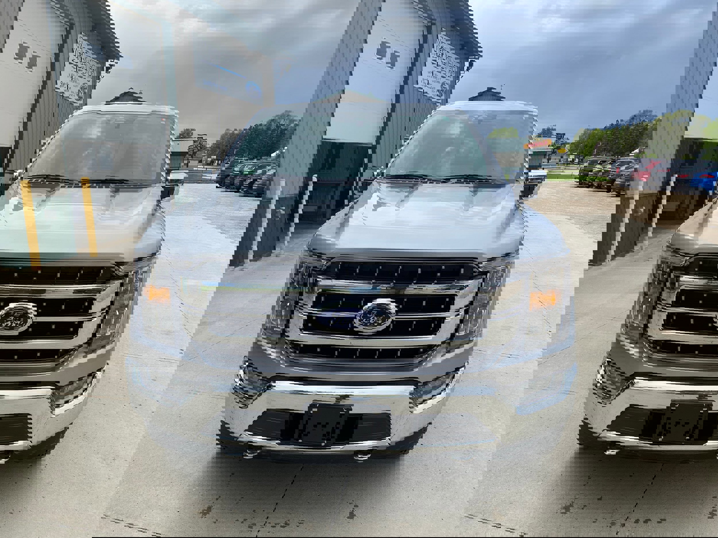 Used 2023 Ford F150 Lariat w/ Trailer Tow Package image 4