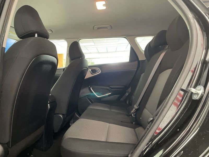Certified 2023 Kia Soul LX w/ LX Technology Package FWD image 15