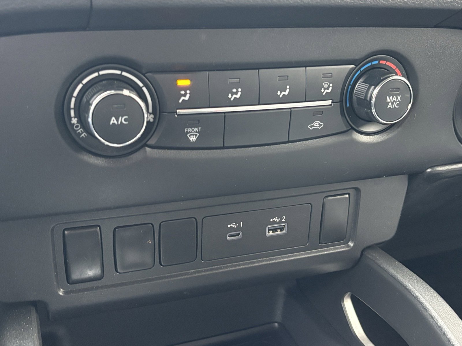 Used 2024 Nissan Frontier SV image 6