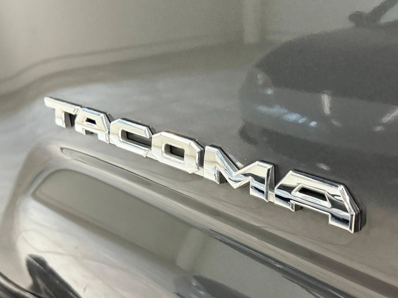 Used 2016 Toyota Tacoma TRD Off-Road AWD/4WD image 25