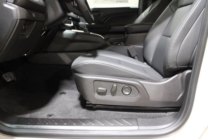 New 2026 Chevrolet Colorado Trail Boss AWD/4WD image 18