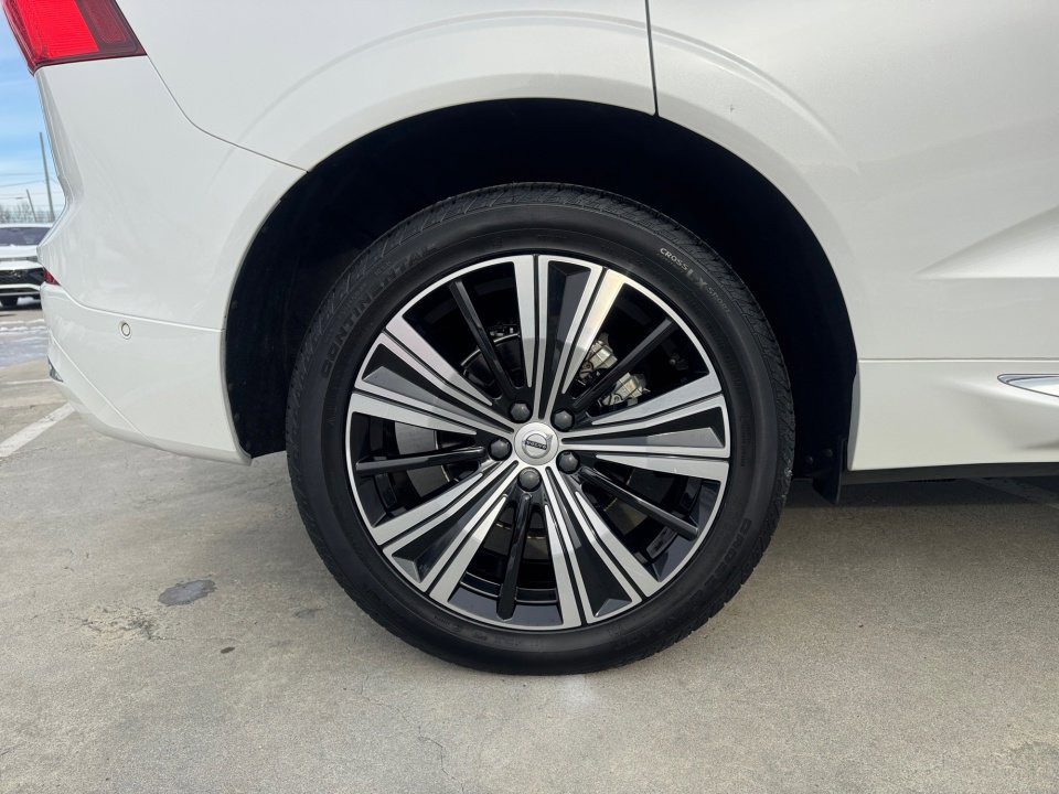 Used 2023 Volvo XC60 B5 Plus w/ Protection Package Premier image 23