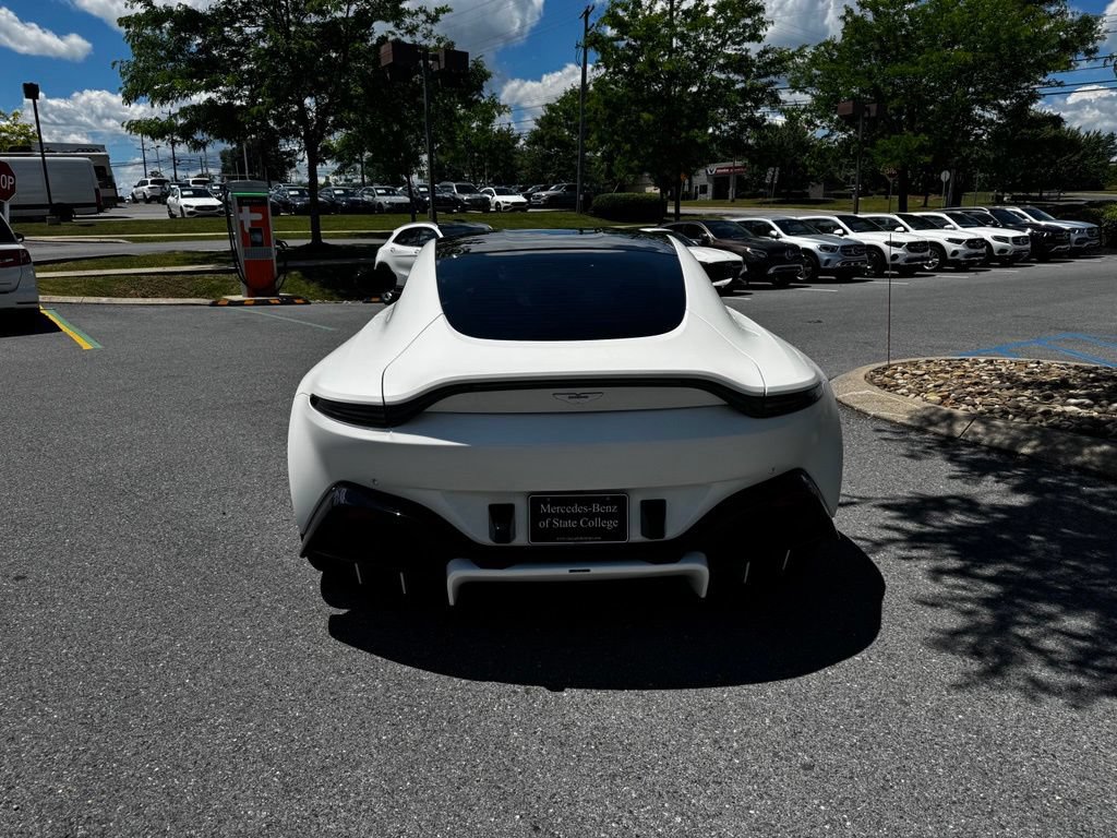 Used 2021 Aston Martin V8 Vantage Coupe RWD image 4