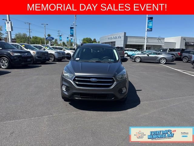 Certified 2017 Ford Escape SE w/ Equipment Group 201A AWD/4WD image 2