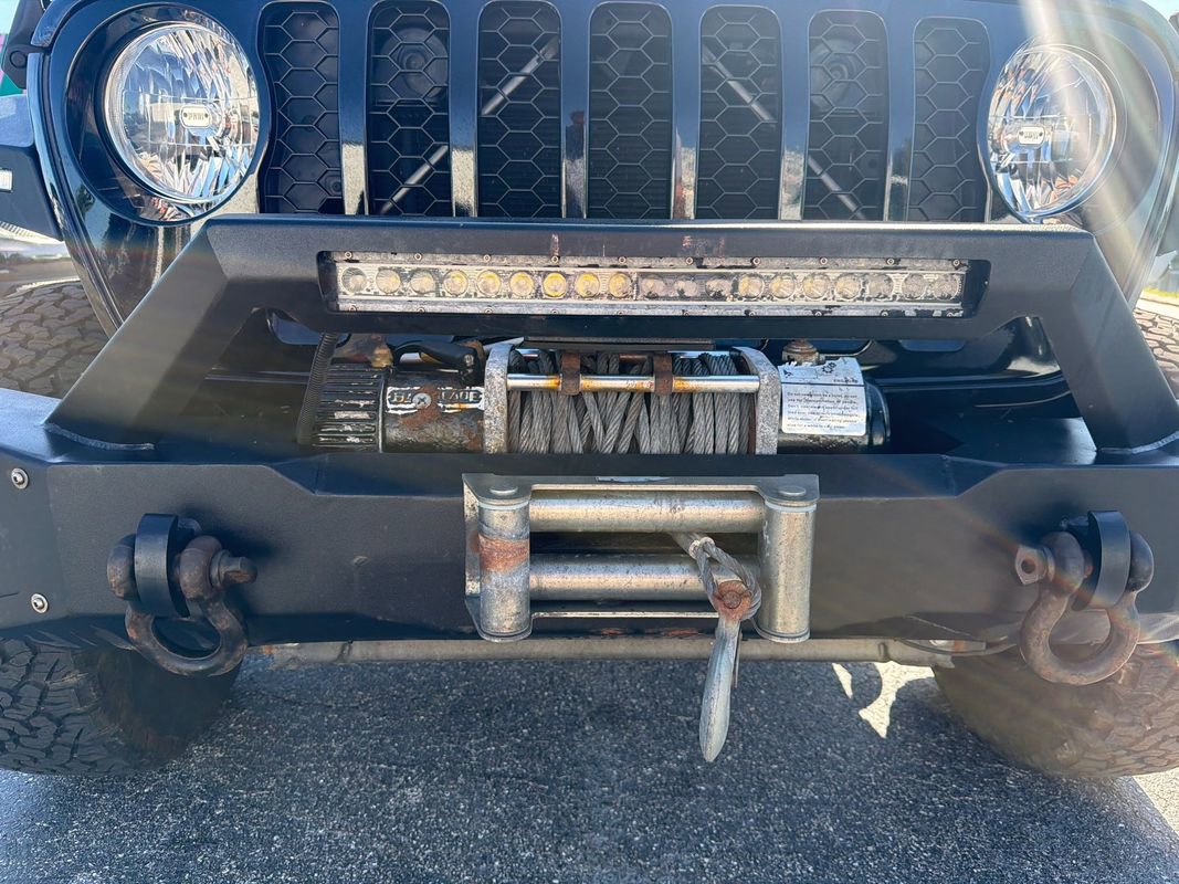 Used 2021 Jeep Gladiator Sport AWD/4WD image 9