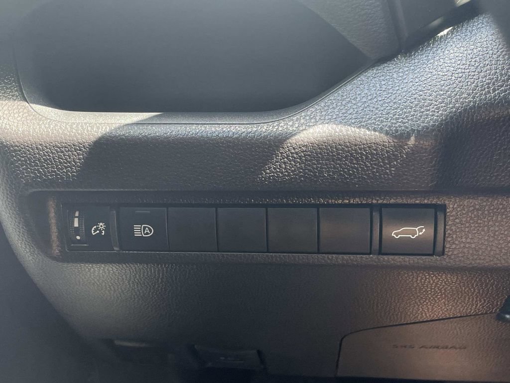 Used 2025 Toyota RAV4 XLE w/ Convenience Package FWD image 28
