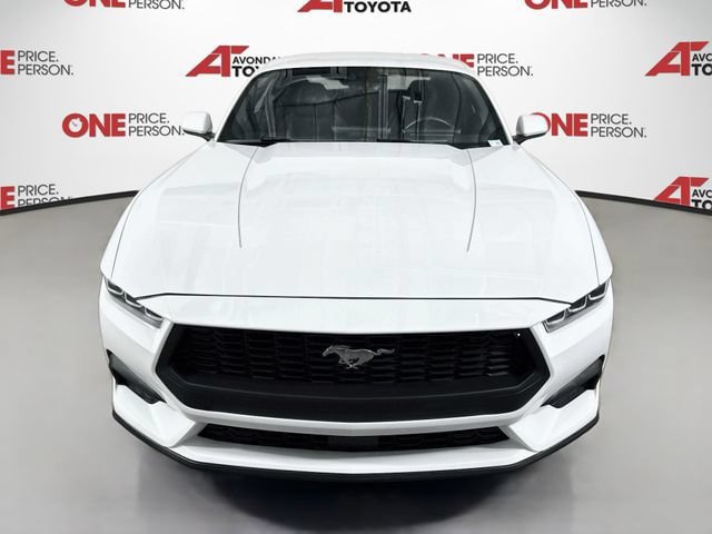 Used 2024 Ford Mustang Coupe RWD image 2