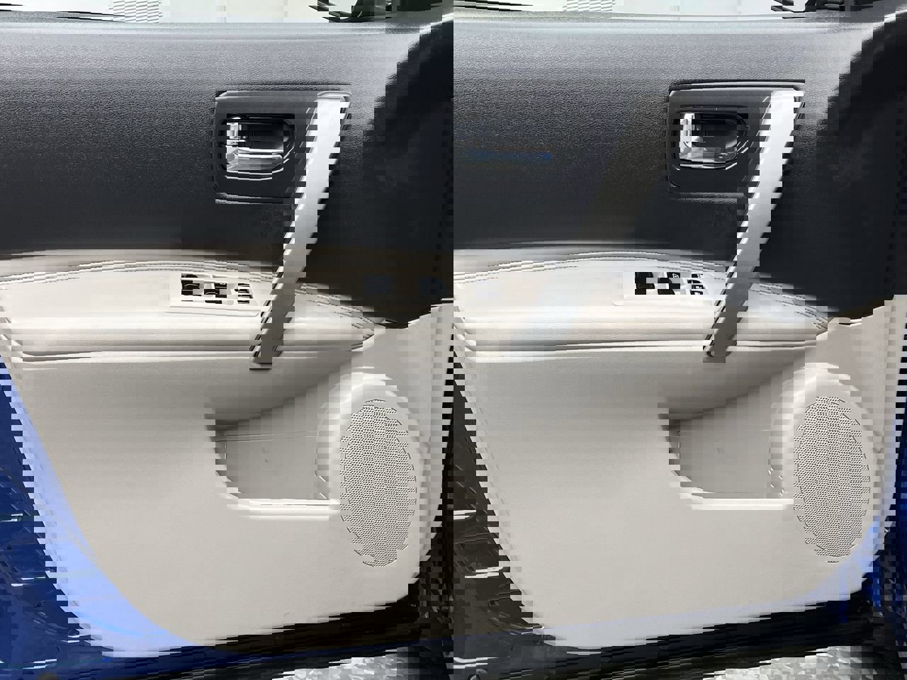 Used 2008 Nissan Rogue SL w/ Premium Pkg image 6