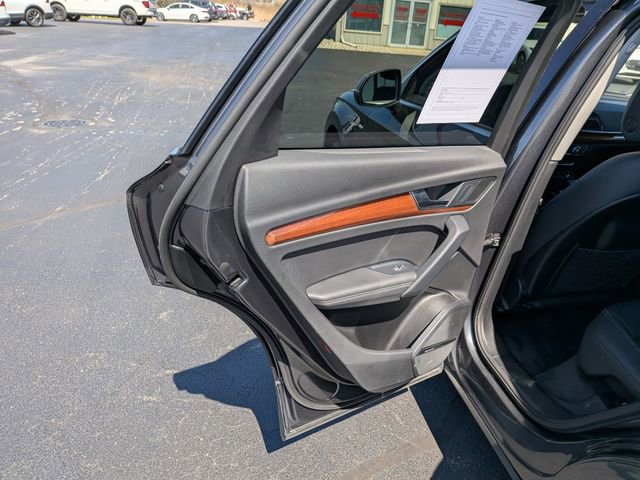 Used 2021 Audi Q5 e Premium Plus w/ Premium Plus Package image 24