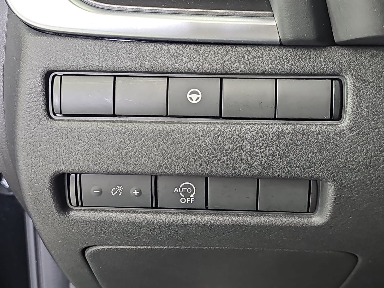 Used 2023 Nissan Rogue SV FWD image 24