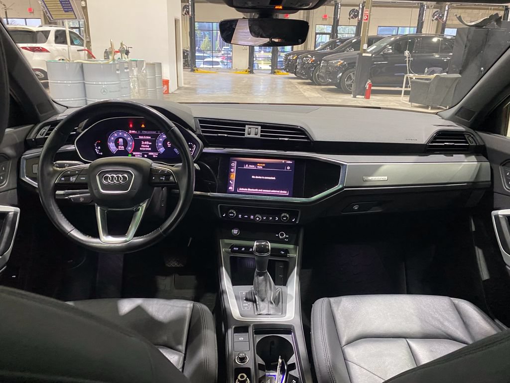 Used 2020 Audi Q3 2.0T Premium Plus AWD/4WD image 2