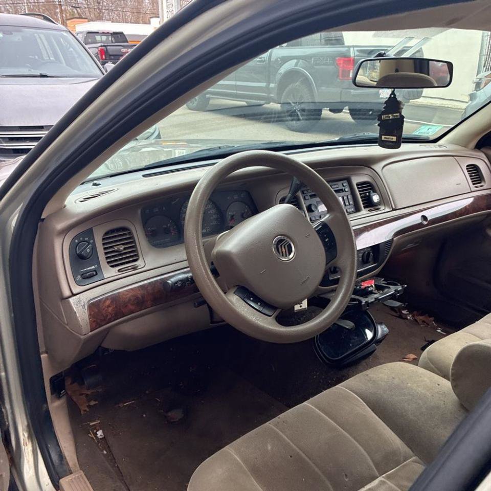 Used 2005 Mercury Grand Marquis GS RWD image 15
